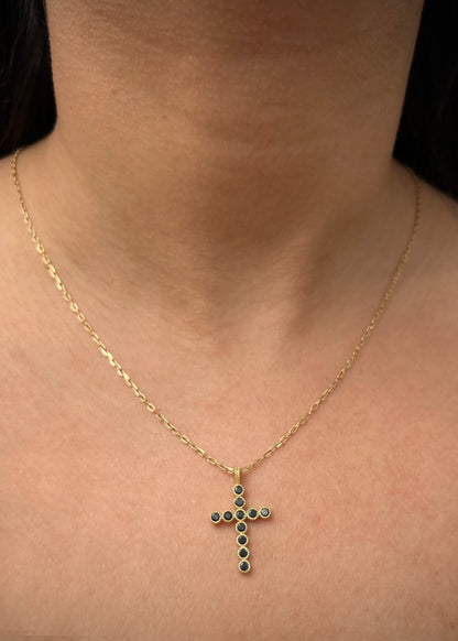 Dije cruz con 59pts de diamantes negro 1.7gr / Largo 2.6cm / Oro Amarillo (Joya) M