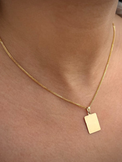 Dije Placa Lisa 0.7gr / 2.3cm / 12mm — Oro Amarillo