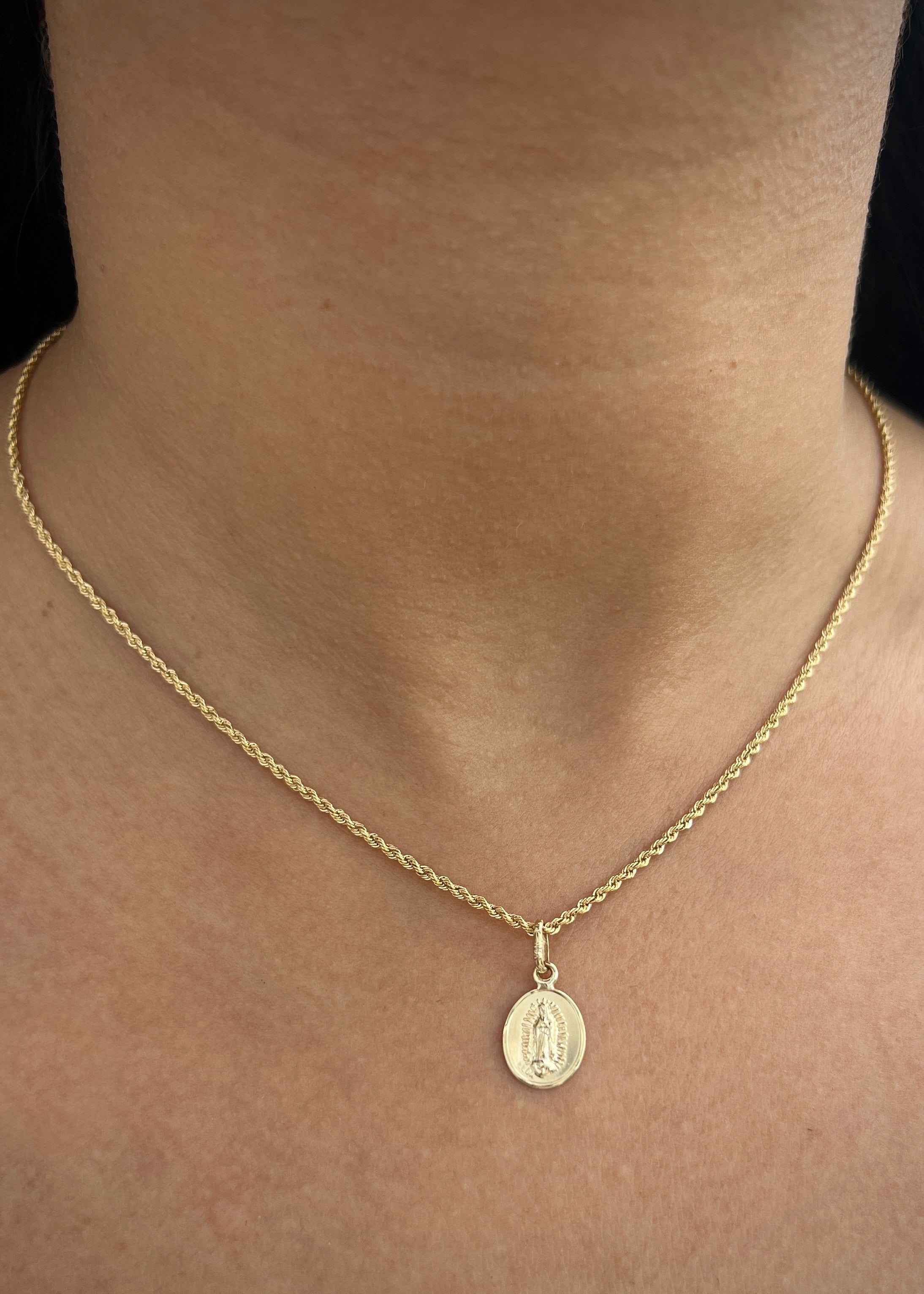 Dije virgen de guadalupe 0.65gr / Largo 2cm / Oro Amarillo 14K B