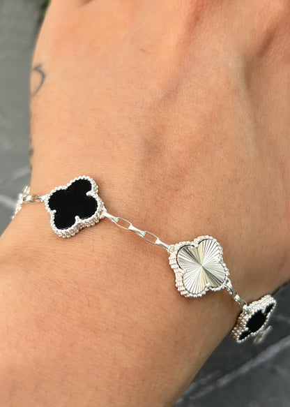 Pulso Lucky Clover Diamantada y Piedra Negra 7.6gr / 18.5cm / 13.9mm — Plata 925