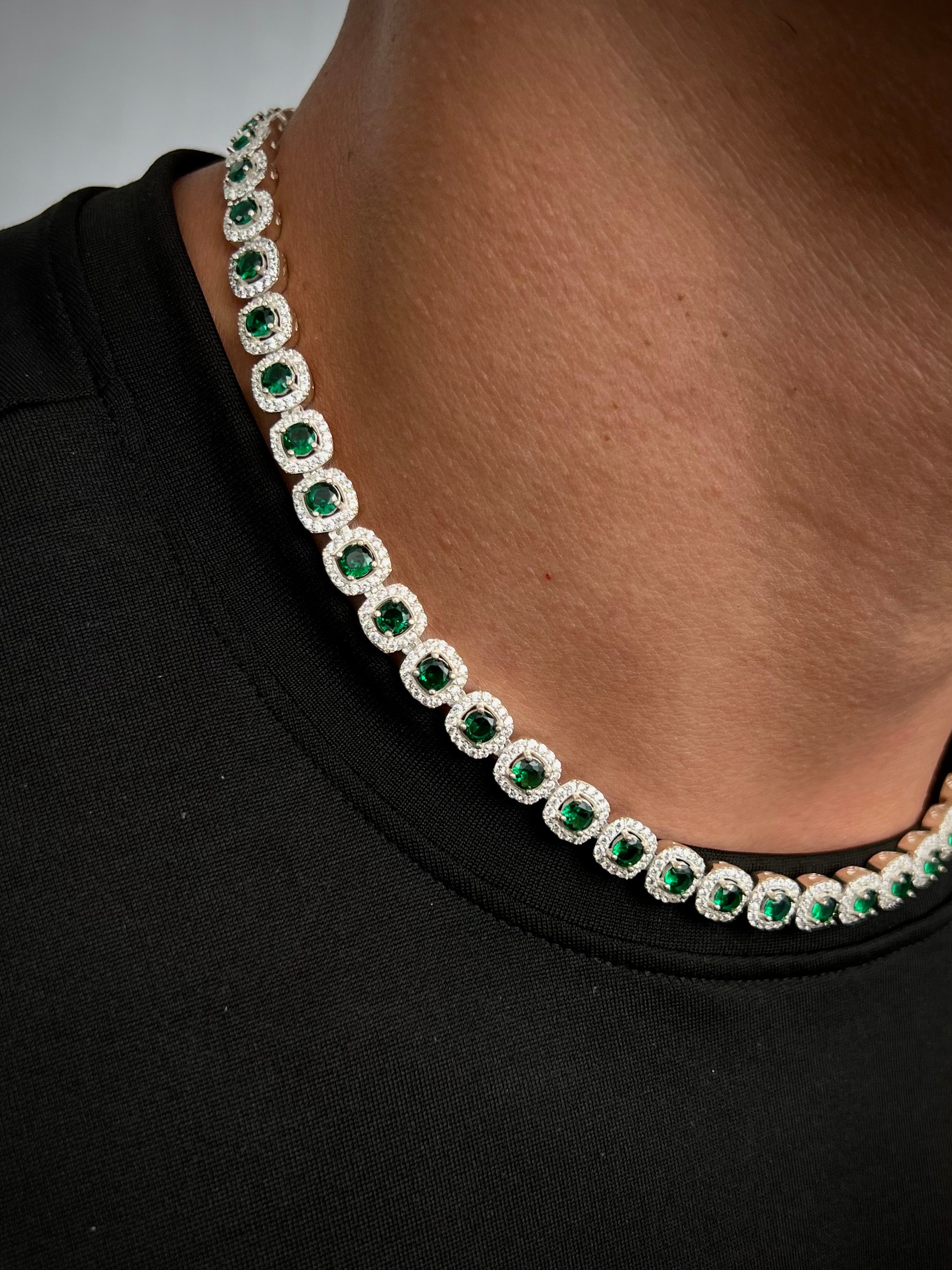 Cadena tenis con swarovskis verde y blanco 47.7gr / Largo 45cm / Plata P