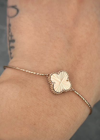 Pulso lucky clover piedra verde y diamantado 4.25gr / Largo 17.5cm / Oro Rosado (Joya) B