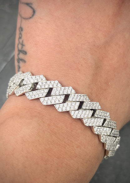 Pulso cubano con swarovski blanco 59.2gr / Largo 19.5cm / Plata B