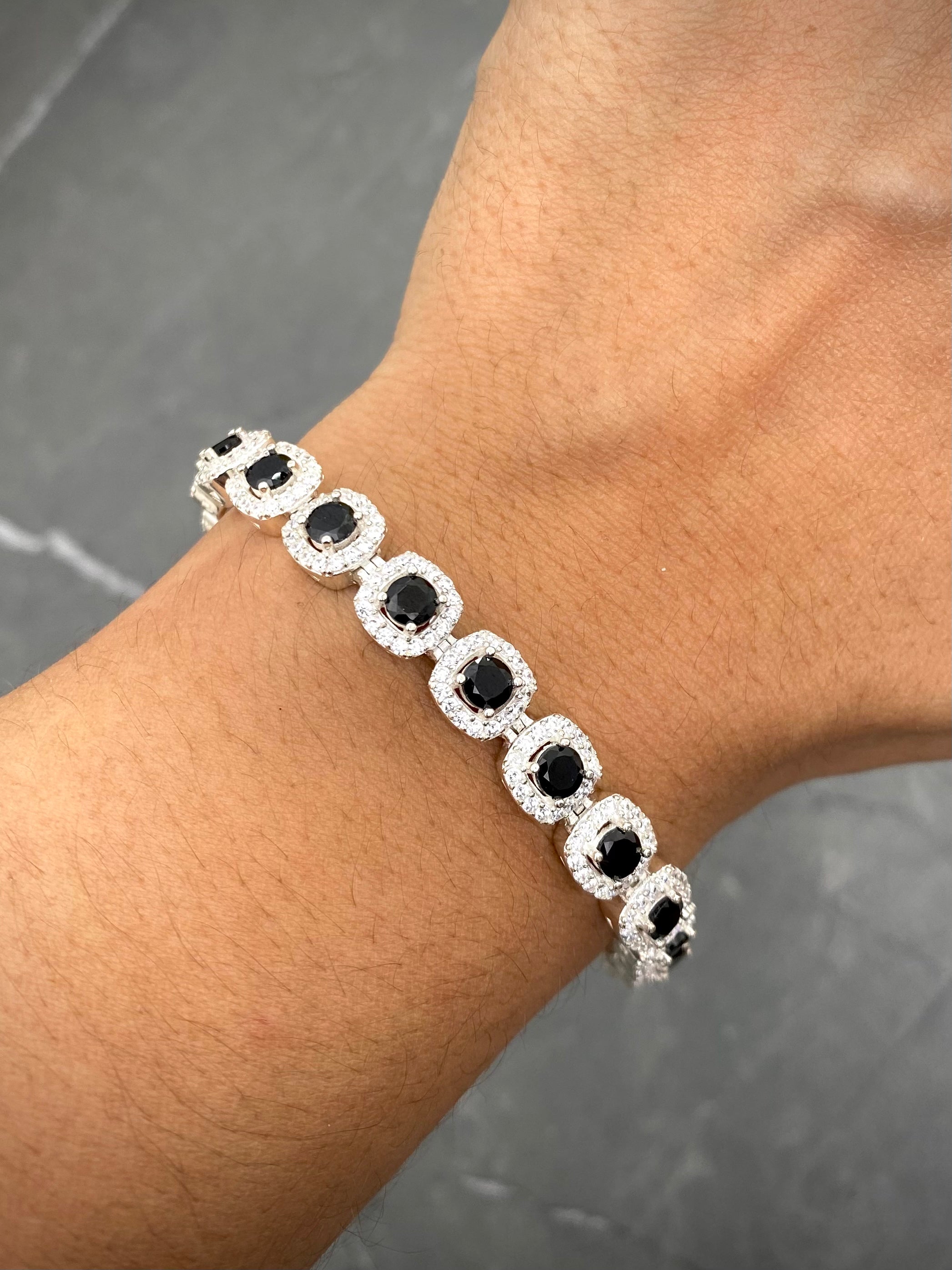 Pulso Tenis con Swarovski Negro y Blanco 21.9gr / 19cm / 7.7mm — Plata 925