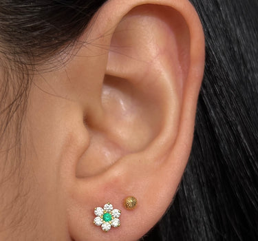 Topos Flor Con Diamantes Y Esmeraldas 35Pts 1.3gr / 7mm / Oro Amarillo (Joya) B