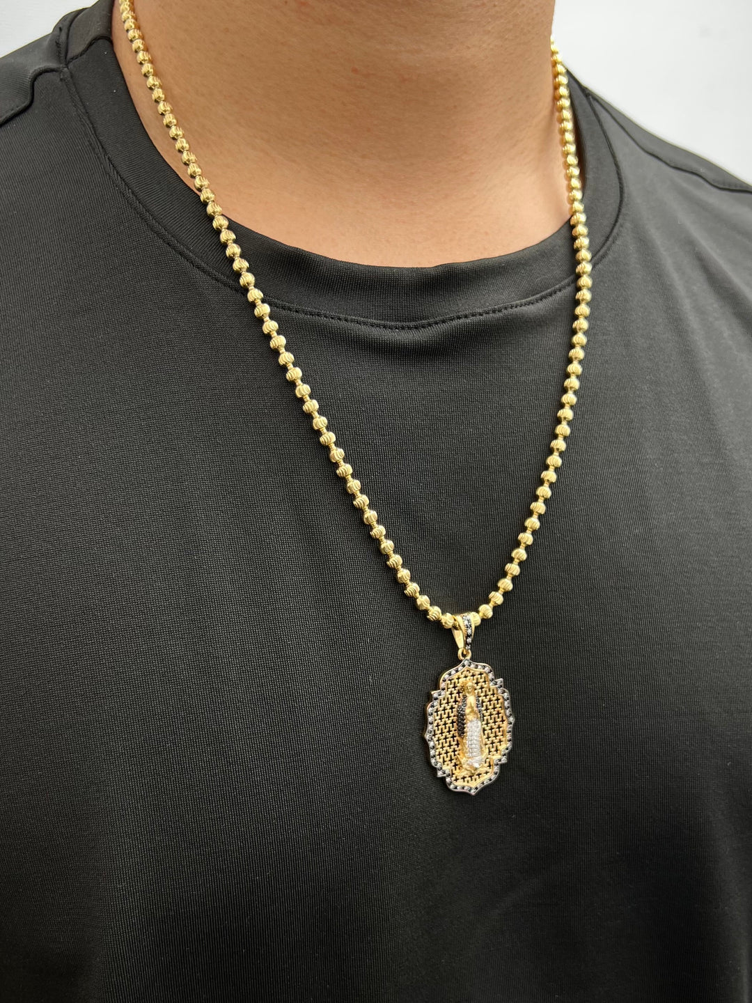 Dije virgen de guadalupe con swarovski negro y blanco 8.05gr / Largo 4.8cm — Oro Amarillo