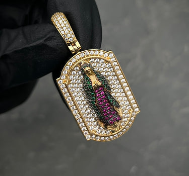 Dije de placa con virgen de guadalupe 9.6gr / Largo 4.2cm / Oro Amarillo Nac M
