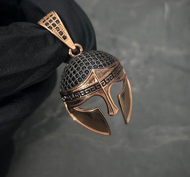 Dije casco de gladiador 4.95gr / Largo 3.5cm / Oro Rosado Nac M