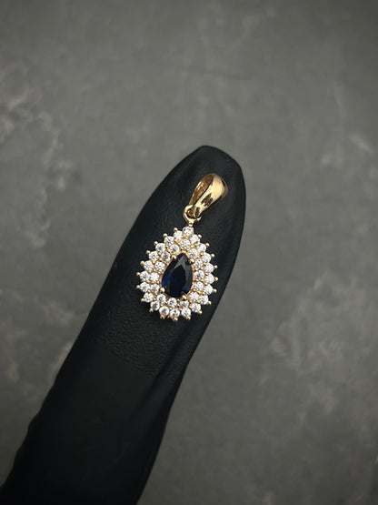 Dije lagrima con swarovski azul oscuro y blanco 1.8gr / Largo 2cm / Oro Amarillo Nac P