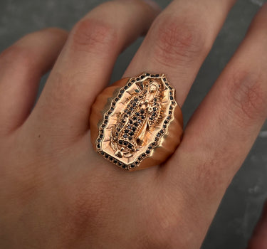 Anillo Virgen De Guadalupe Con 70 Pts De Diamante Negro 19.45gr Talla 11 1/2 / Oro Rosado (Joya) B