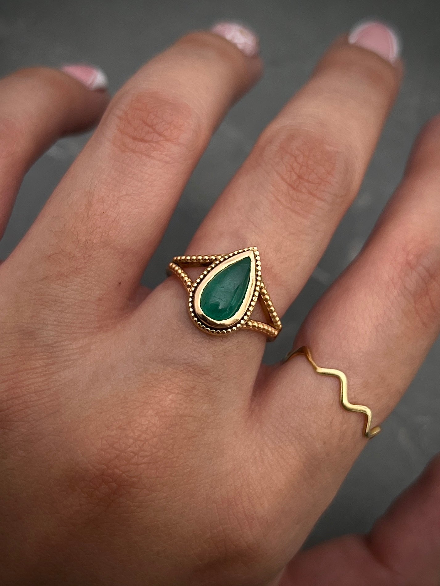 Anillo Con  135Pts de cabujon en Gota 3.8gr Talla: 5 Oro Rosado (Joya) M