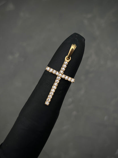 Dije de cruz con swarovski blanco 1.25gr / Largo 3cm / Oro Amarillo Nac M