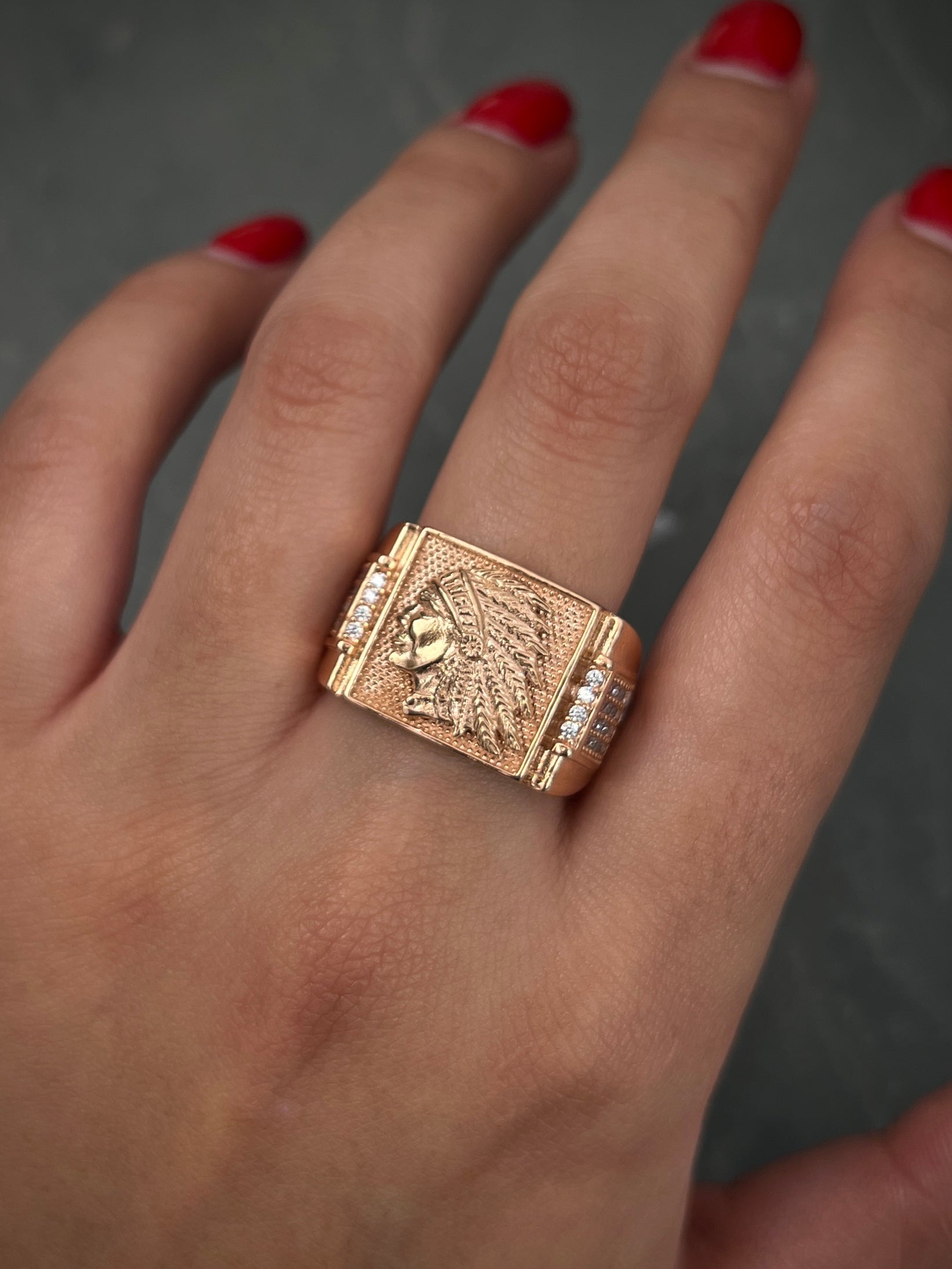 Anillo indio con swarovski blanco 10.6gr / TALLA 8 1/2 / Oro Rosado Nac M