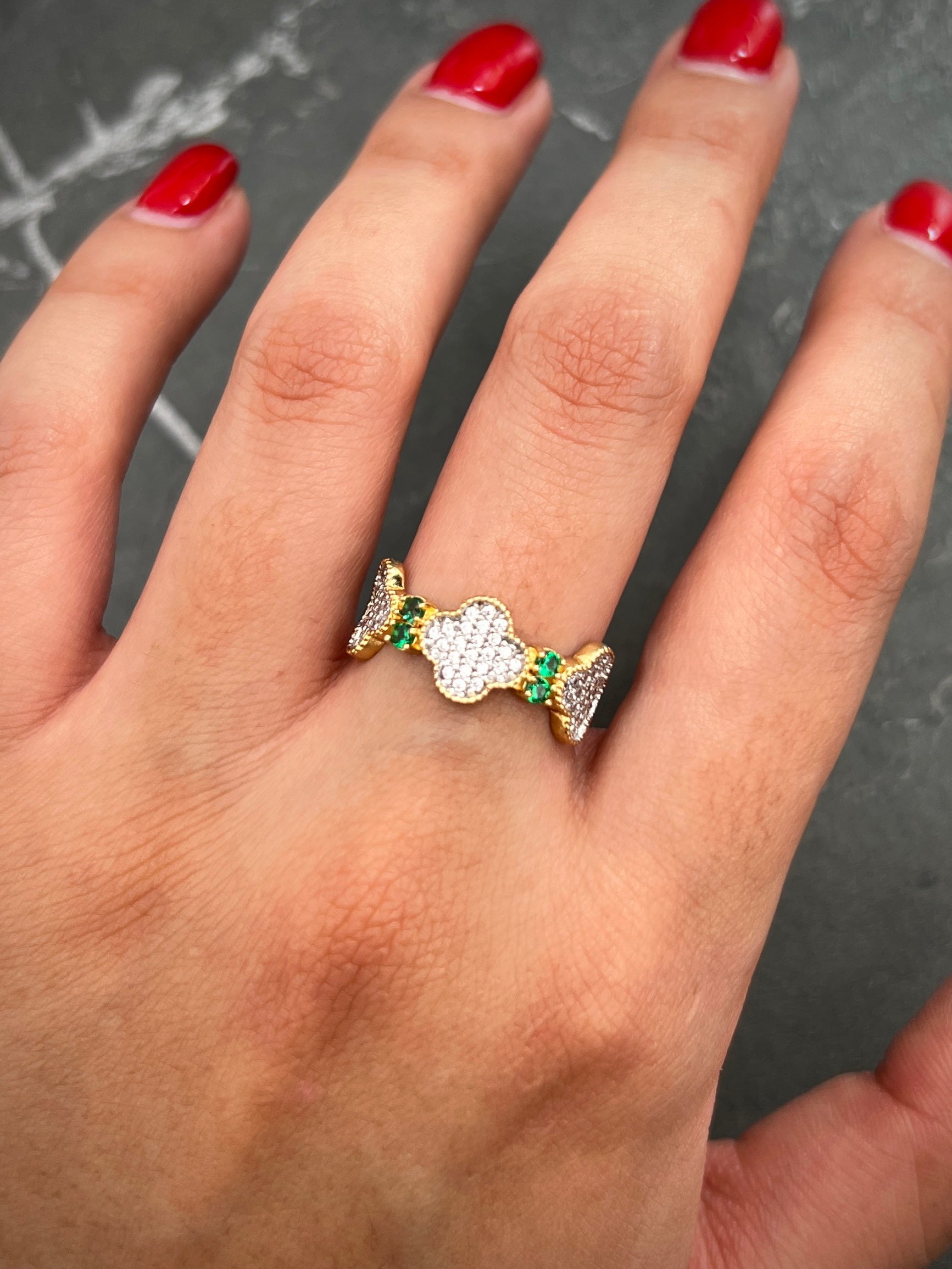 Anillo lucky clover con swarovski blanco y verde 3.05gr / TALLA 6 / Oro Amarillo Nac B