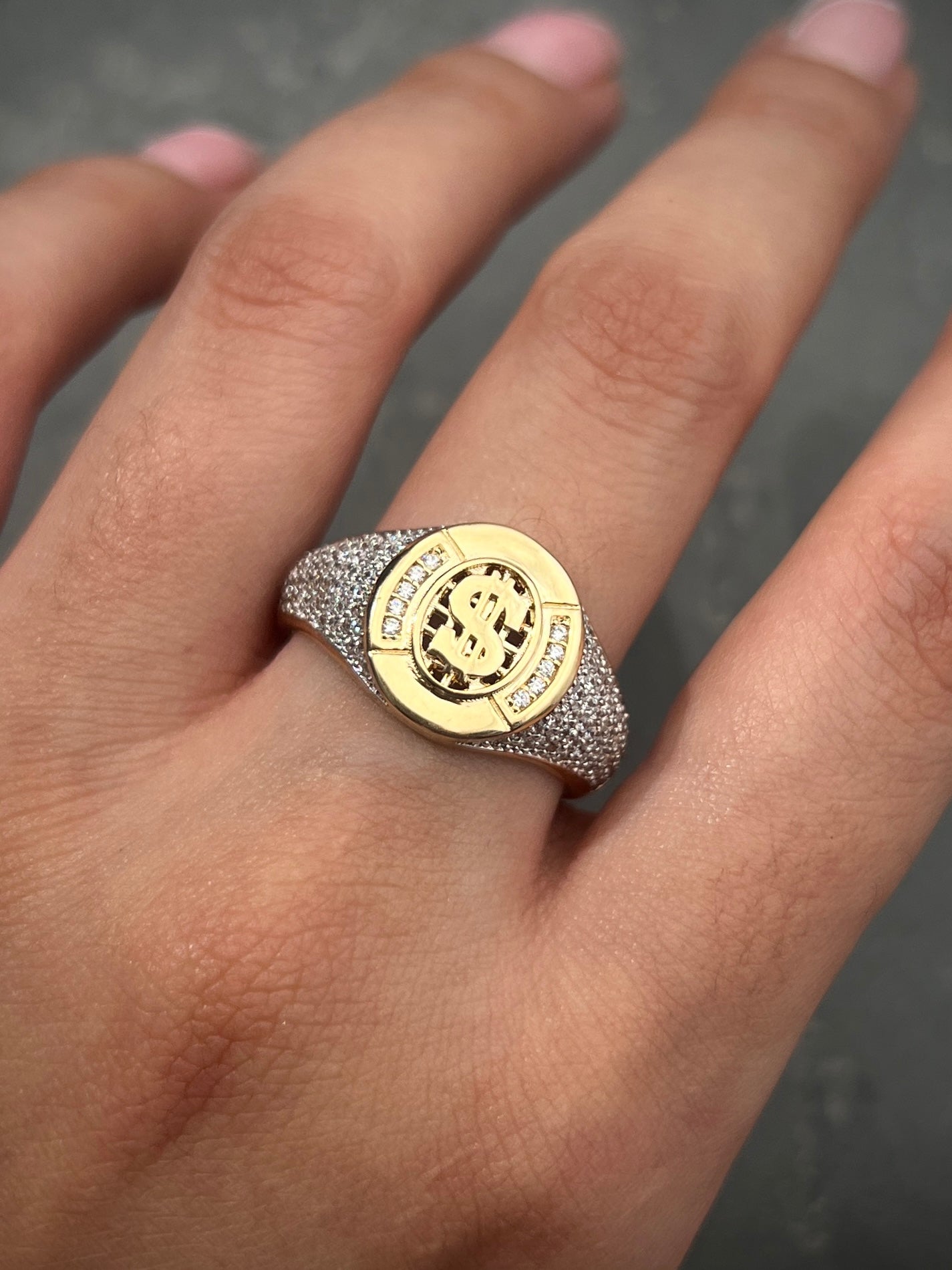 Anillo SIGNO DE PESo Con Swarovski Blanco 7.3gr / TALLA 9 1/2 / Oro Amarillo Nac M