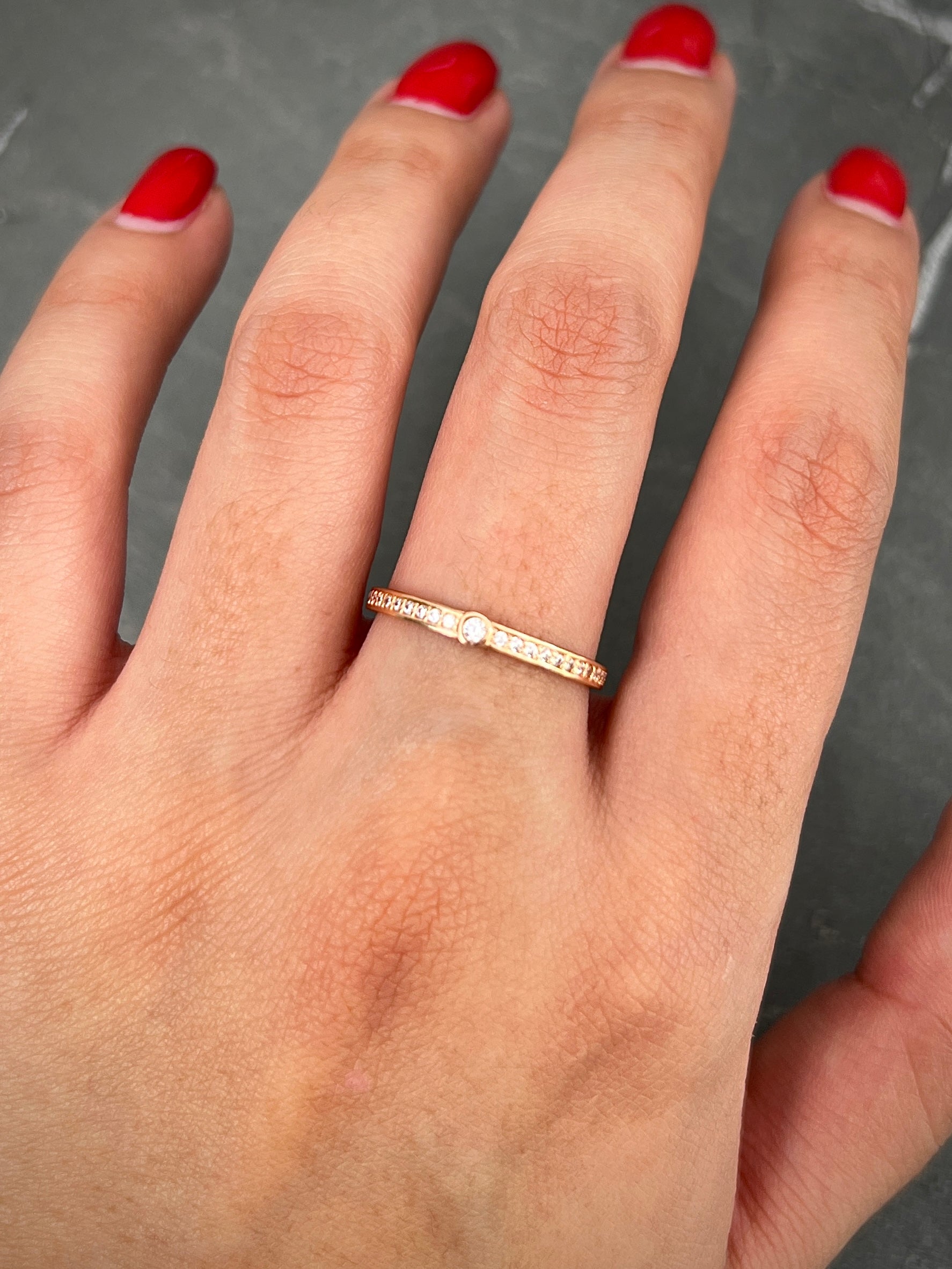 Anillo con swarovski blanco 1.45gr / TALLA 7 3/4 / Oro Rosado Nac B