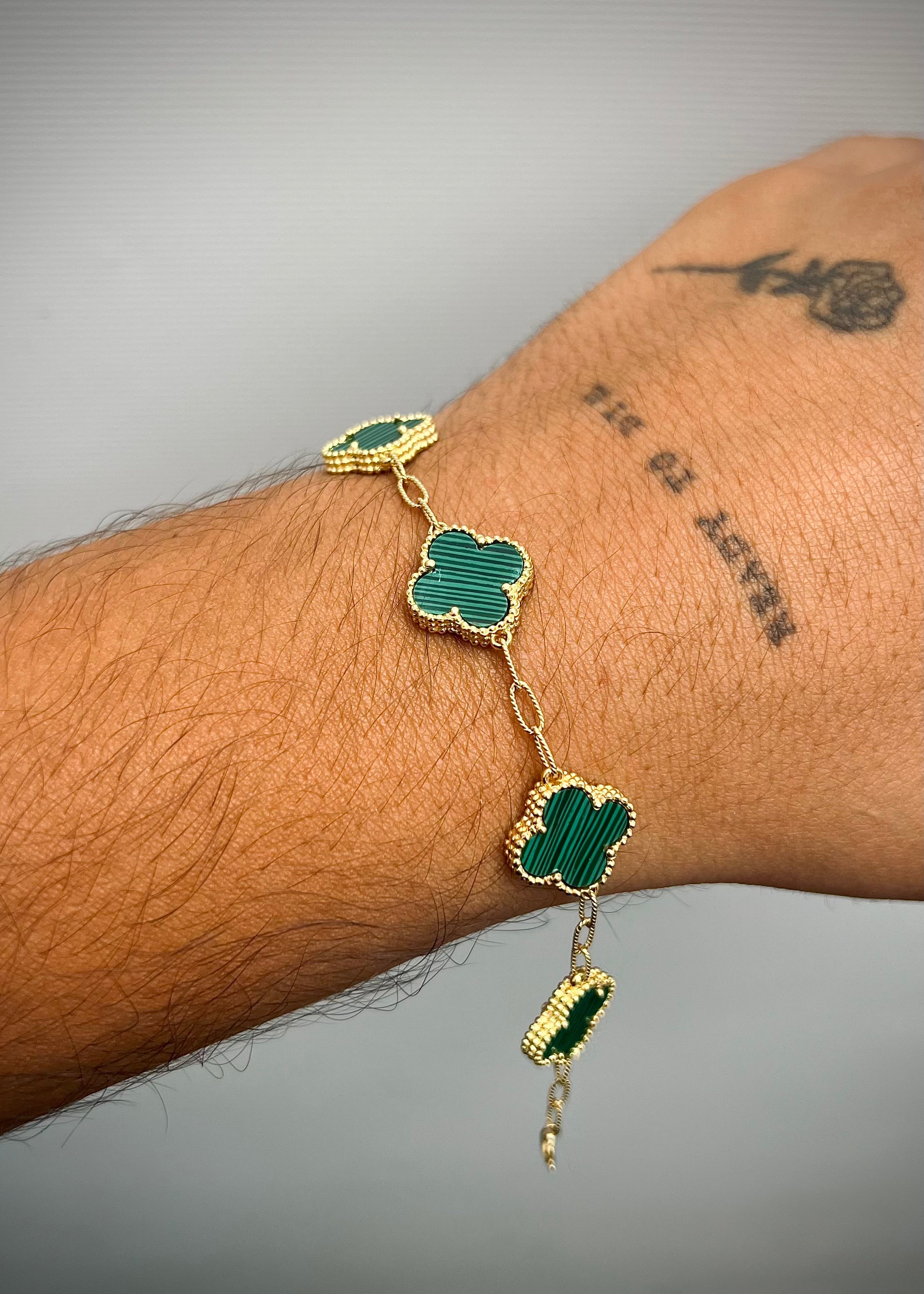 Pulso aro seguido lucky clover verde 8.85gr / Largo 17.5 cm / Oro Amarillo italy cte P