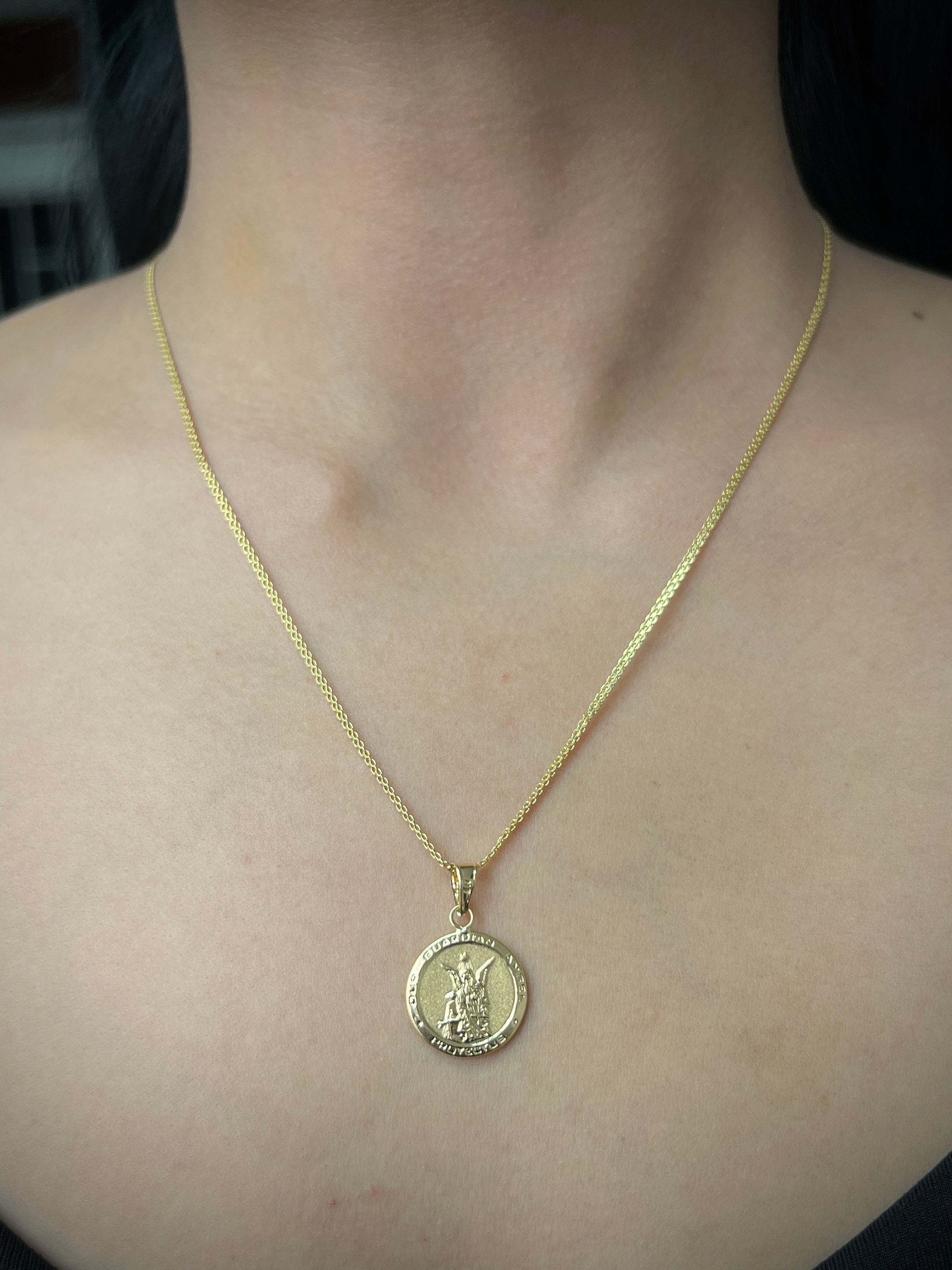 Dije angel de la guarda 1.2gr / Largo 2.5cm / Oro Amarillo Nac P