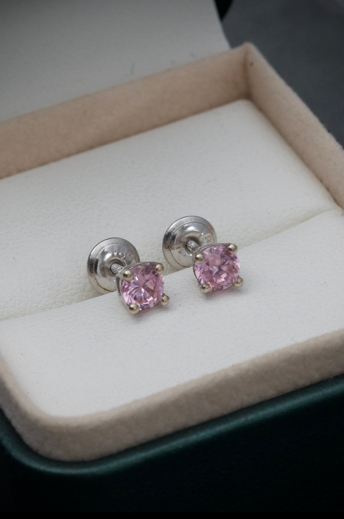 Topos con swarovski rosado 1.4gr / Oro Blanco Nac B