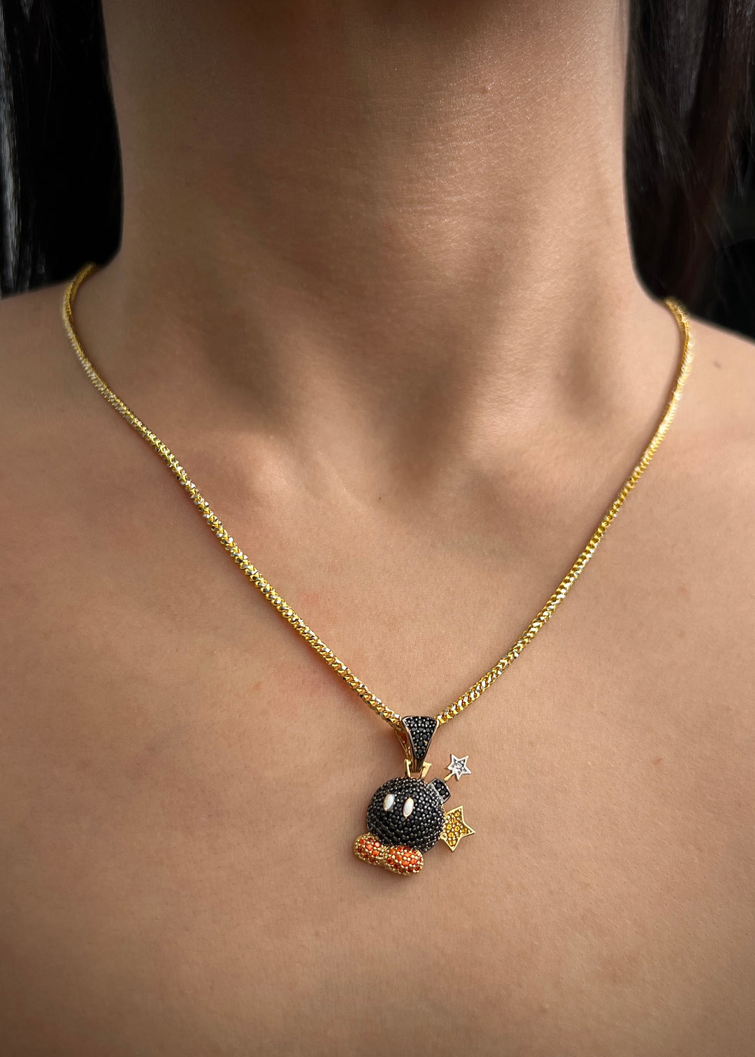 Dije bomba con swarovski 3.1gr / Largo 2.3cm — Oro Amarillo