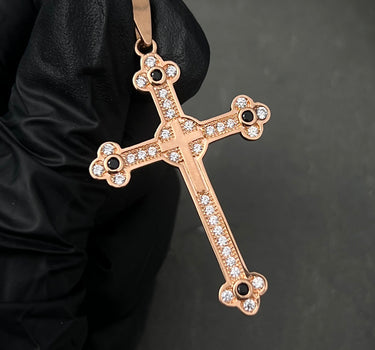 Dije Cruz Rustica Con Swarovski blanco Y Negro 6.1gr / Largo 5.7cm / Oro Rosado Nac M