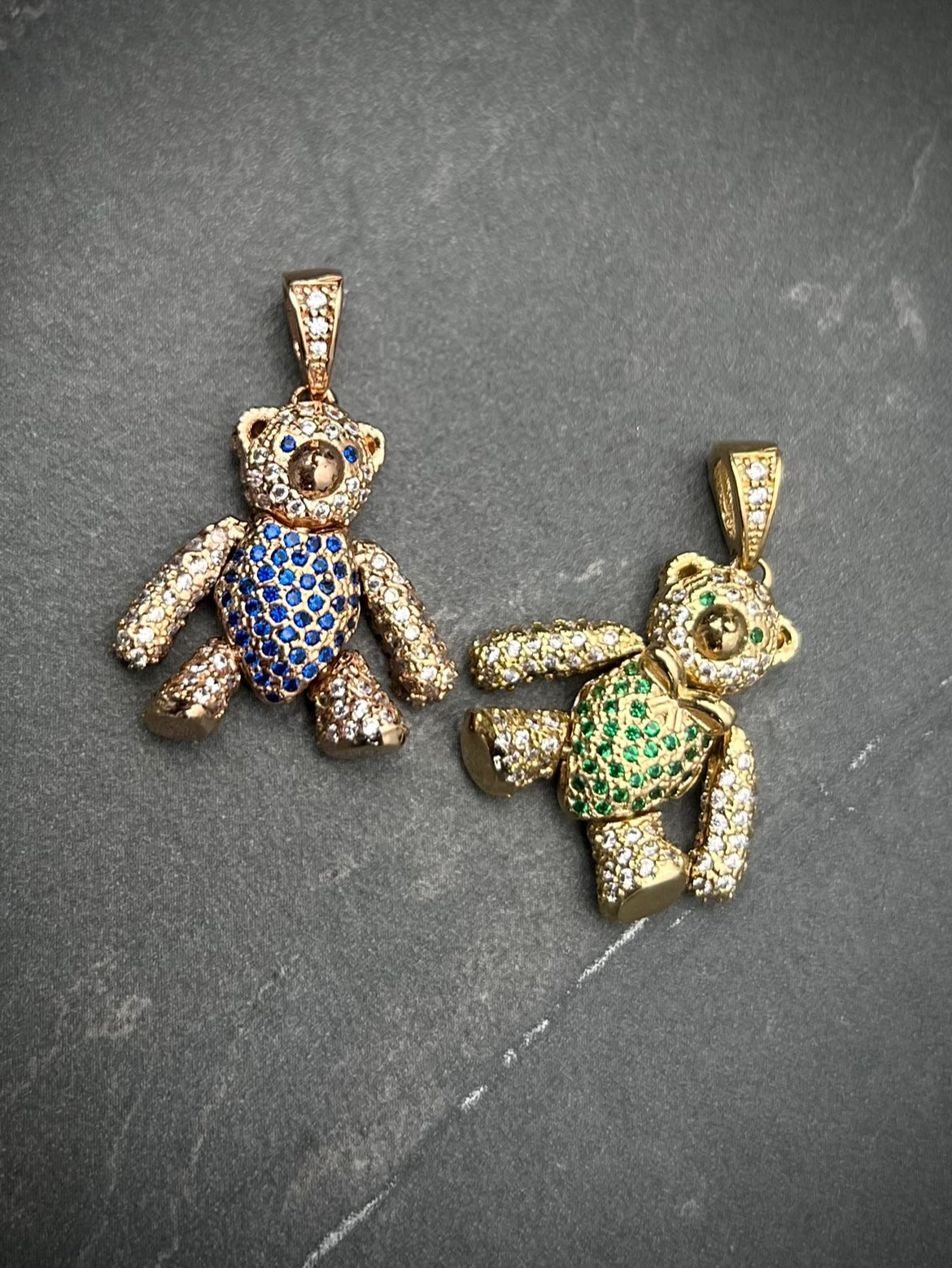 Dije De Oso articulado Con Swarovski Verde Y Blanco 7.8gr / Largo 3cm / Oro Amarillo Nac B
