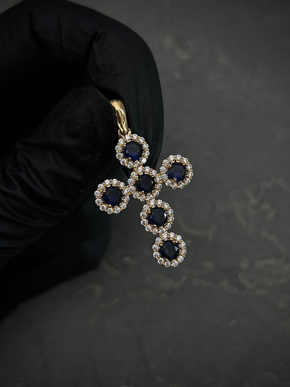 Dije cruz con swarovski blanco y azul 3.45gr / Largo 3.7cm — Oro Amarillo