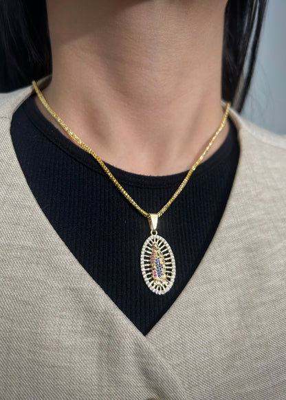 Dije virgen de guadalupe con swarovski multicolor 3.6gr / Largo 3.8cm / Oro Amarillo Nac P