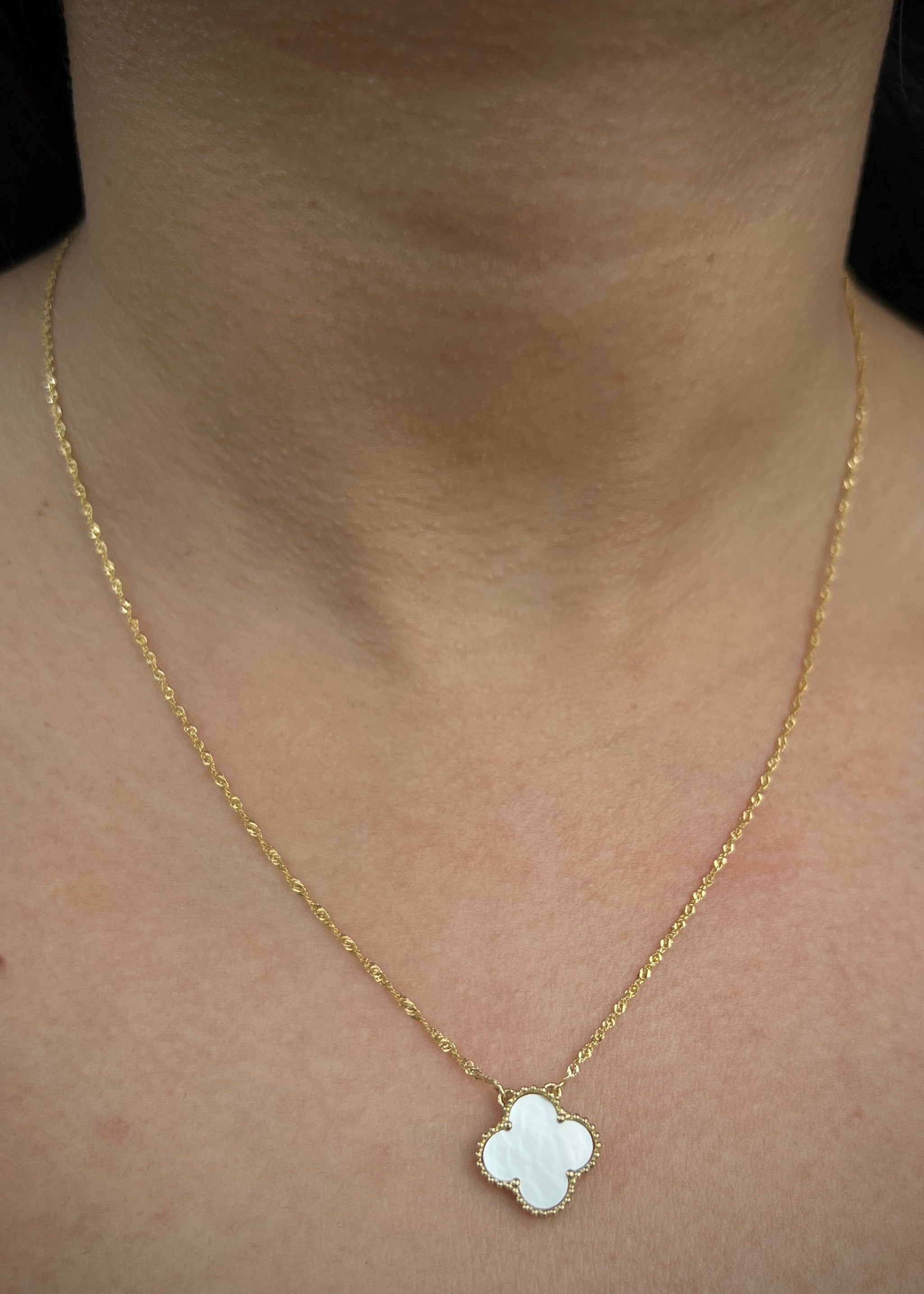 Cadena lucky clover piedra blanca 2.65gr / Largo 45cm / Oro Amarillo italy cte M