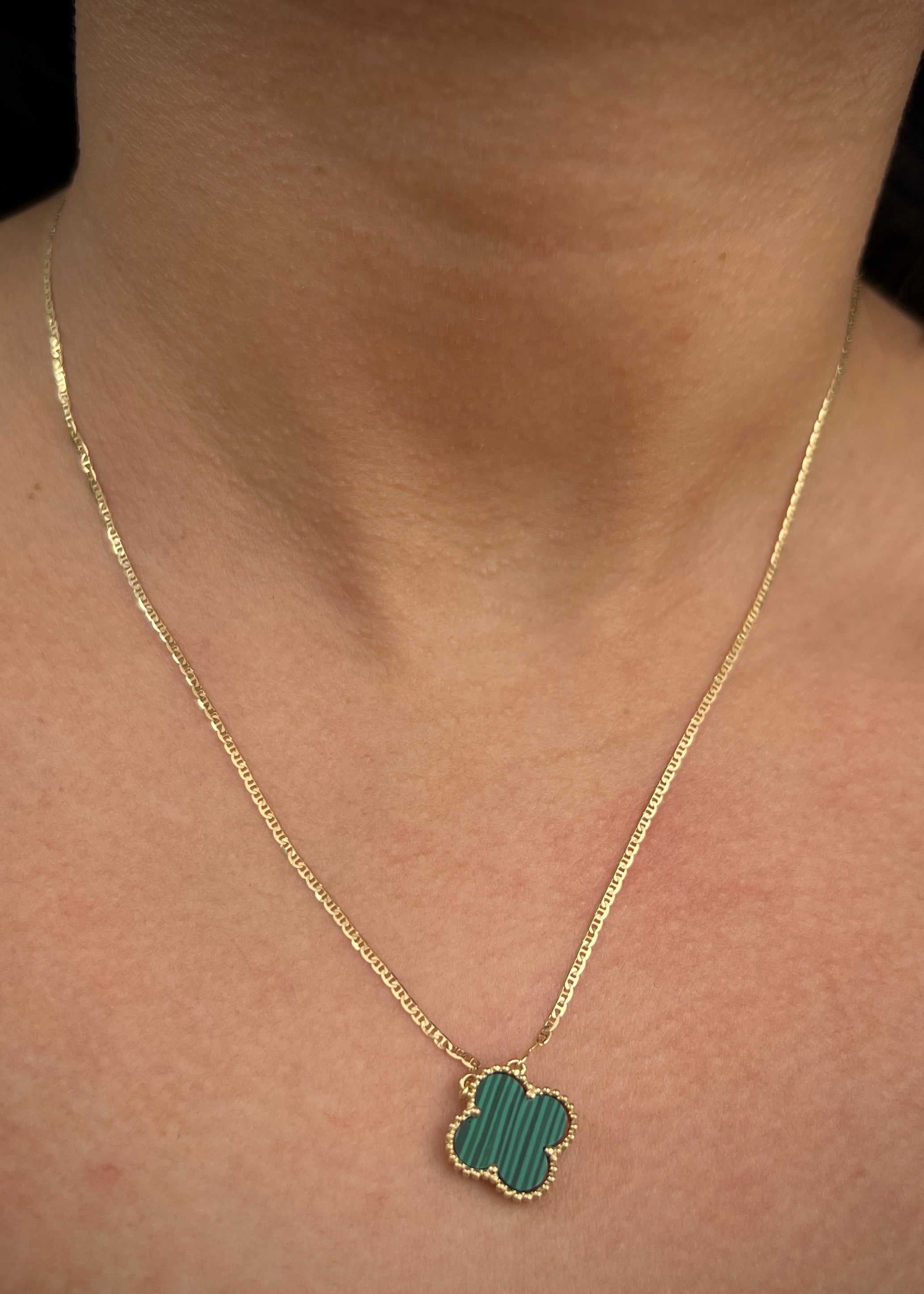 Cadena lucky clover piedra verde 2.9gr / Largo 45cm / Oro Amarillo italy cte P