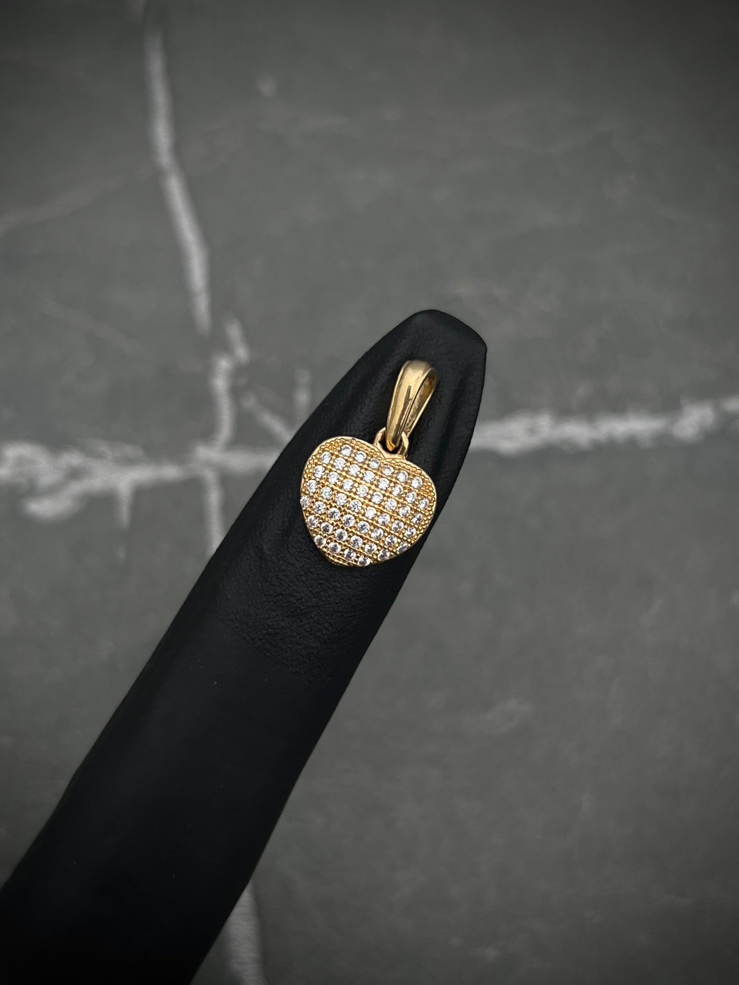 Dije de corazon con swarovski blanco 1.5gr / 1.8cm / Oro Amarillo Nac B