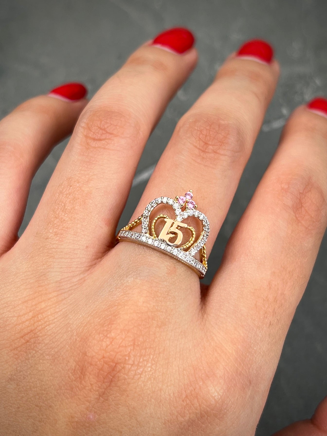 Anillo Corona De 15`s Con Swarovski 2.6gr / TALLA 6 1/4 / Tres Oros Nac P