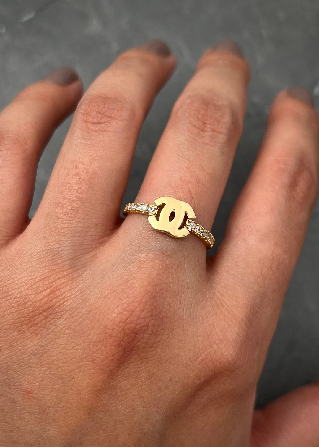 Anillo ch con swarovski blanco 2.3gr / Talla 7 3/4 — Oro Amarillo