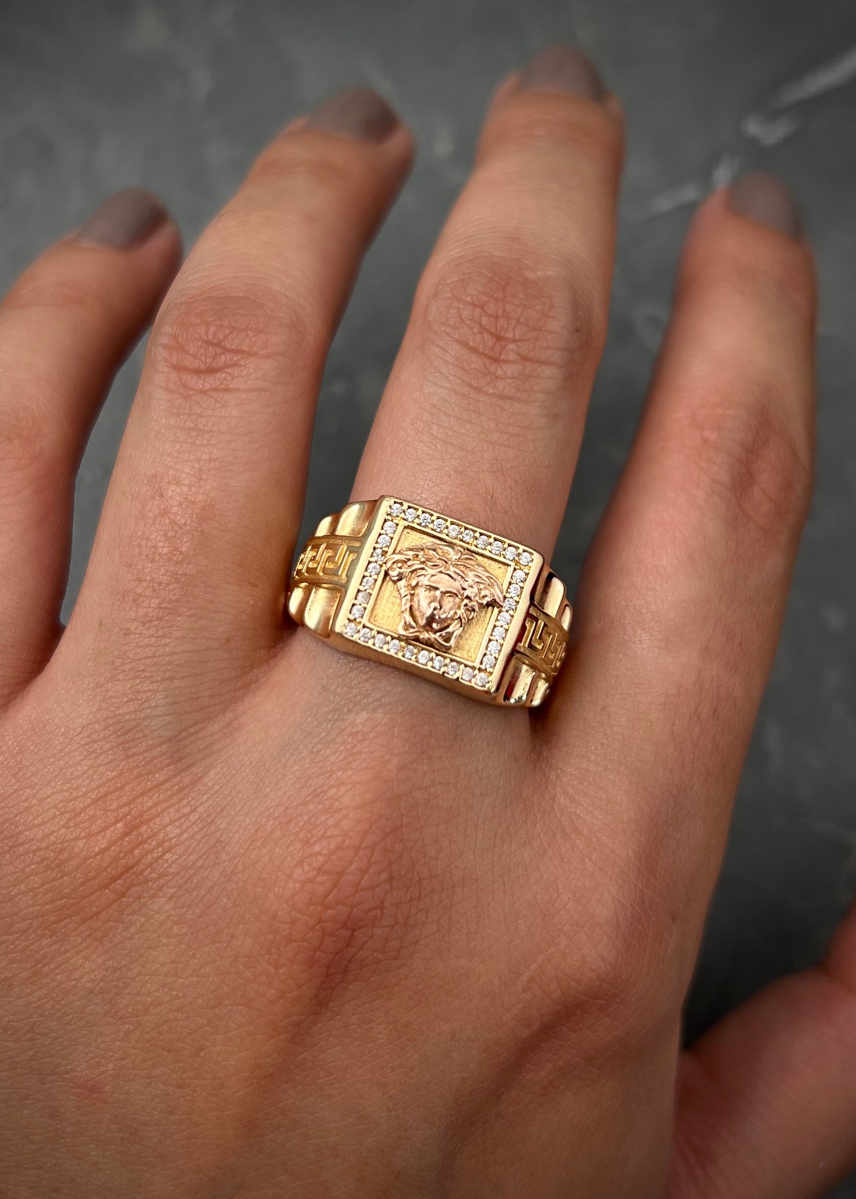 Anillo medusa con swarovski blanco 6.9gr / TALLA 10 3/4 / Dos Oros Nac M