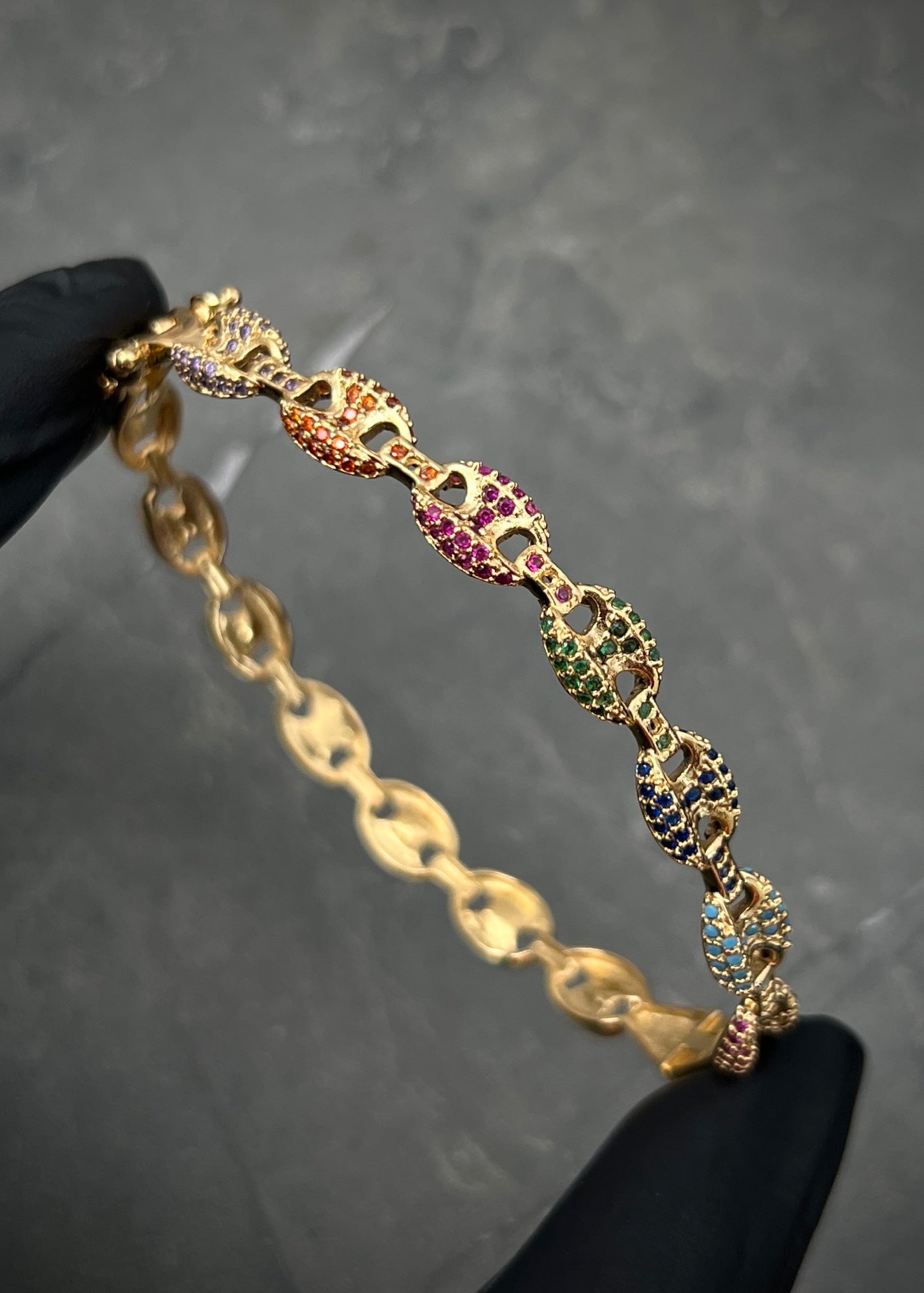 Pulso gc con swarovski multicolor 14.4gr / Largo 17.5cm / Oro Amarillo Nac M