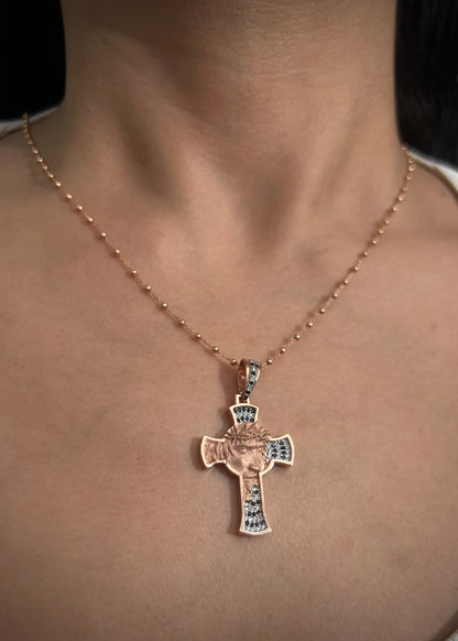 Dije cruz cara jesus swarovski negro y blanco 6.1gr / Largo 4.3cm / Oro Rosado Nac M