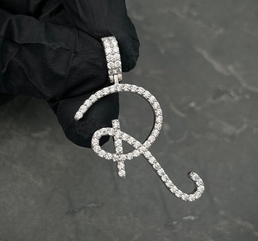 Dije letra R con 117pts de diamantes 5.4gr / Largo 4cm / Oro Blanco Nac (Joya) M