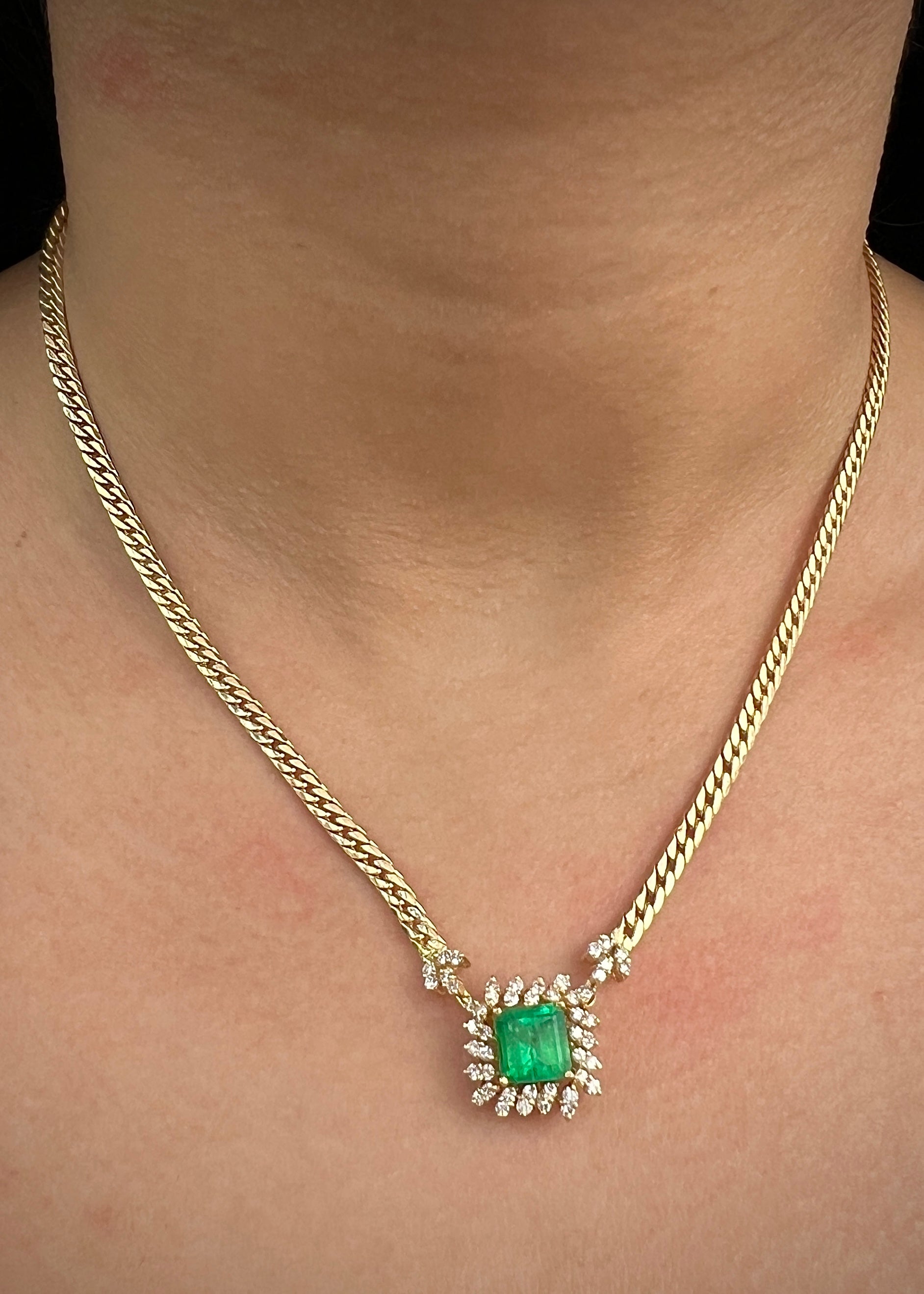 Cadena con 140pts de esmeralda y 90pts de diamantes 13.25gr / Largo 40cm / Oro Amarillo italy cte (Joya) P