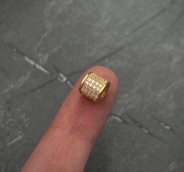 Herraje con swarovski blanco 1.25gr / Largo  0.7cm / Oro Amarillo Nac B