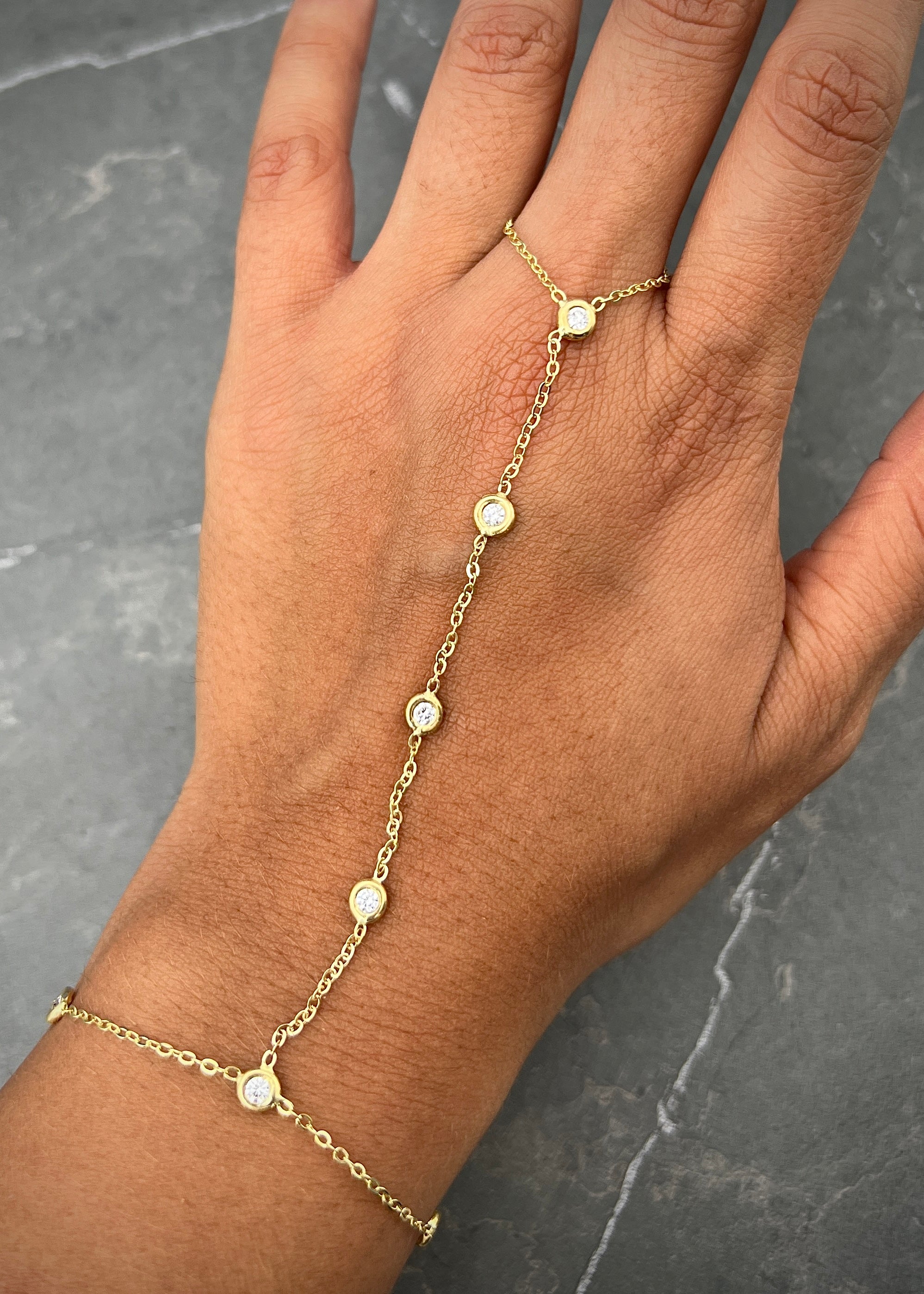 Pulso anillo con 60pts de moissanita  2.9gr / Largo 16cm / Oro Amarillo italy +2 (Joya) B