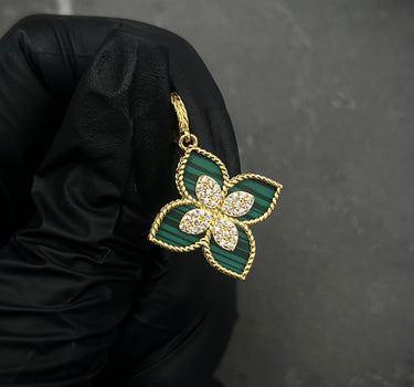 Dije LUCKY CLOVER COn piedra Verde 2.7gr / Largo 3.1cm / Oro Amarillo Nac P