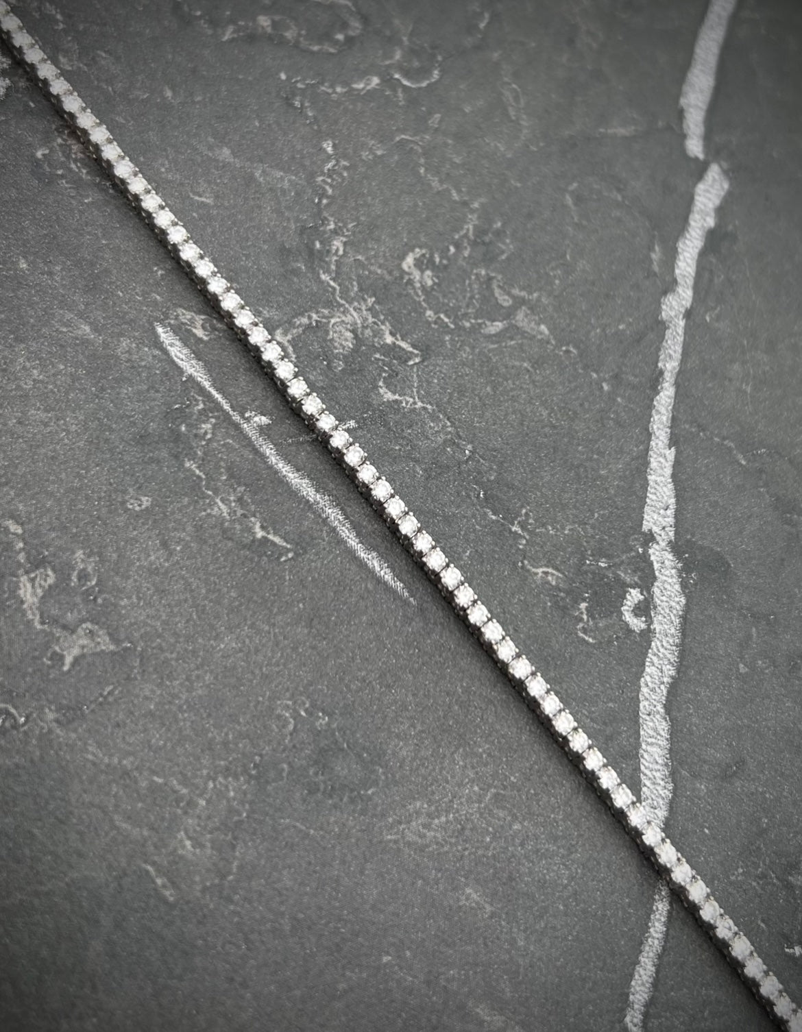 Cadena tenis con 560pts de diamante blanco 15.1gr / Largo 40cm / Oro Blanco (Joya) P