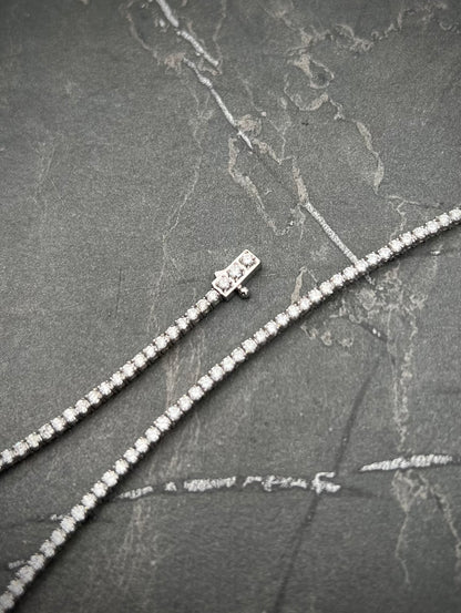 Cadena tenis con 560pts de diamante blanco 15.1gr / Largo 40cm / Oro Blanco (Joya) P