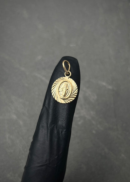 Dije Virgen de la milagrosa 0.85gr / Largo 1.8cm / Oro Amarillo Nac M