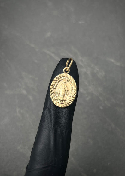 Dije virgen de la milagrosa 0.9gr / Largo 2.2cm / Oro Amarillo Nac B