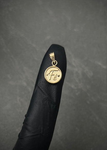 Dije fe 0.5gr / Largo 1.5cm / Oro Amarillo Nac P