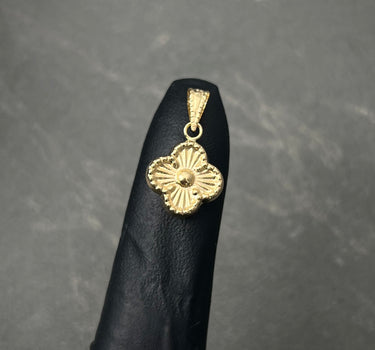 Dije lucky clover 0.65gr / Largo 1.7cm / Oro Amarillo Nac P