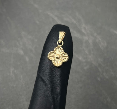 Dije lucky clover 0.4gr / Largo 1.5cm / Oro Amarillo Nac B