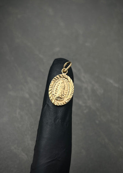 Dije virgen de guadalupe 0.95gr / Largo 2.2cm / Oro Amarillo Nac B