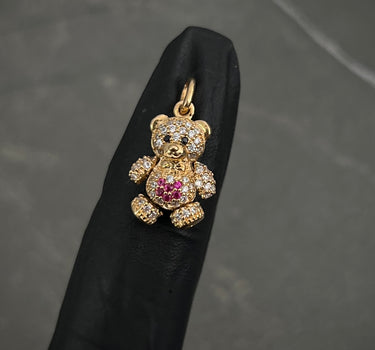 Dije De Oso ARticulado COn Swarovski Blanco y Fucsia 2.4gr / Largo 2.0cm / Oro Amarillo Nac B